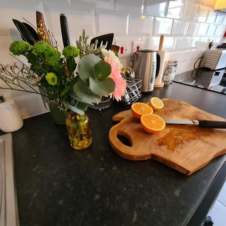 Coopers, Ground Floor Apartment With 2 Bedrooms And 2 Bathrooms Within A Georgian Listed Building Burton-upon-Trent Eksteriør bilde