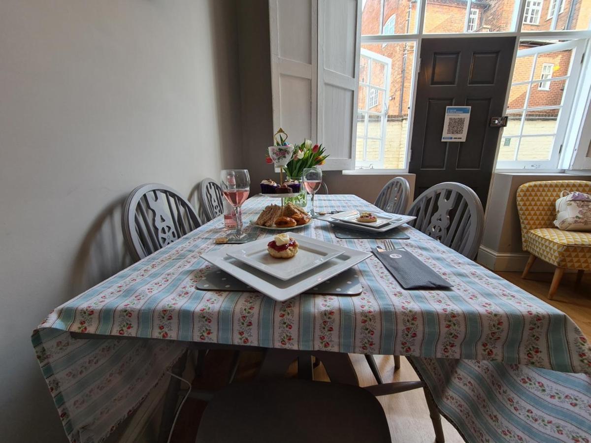 Coopers, Ground Floor Apartment With 2 Bedrooms And 2 Bathrooms Within A Georgian Listed Building Burton-upon-Trent Eksteriør bilde