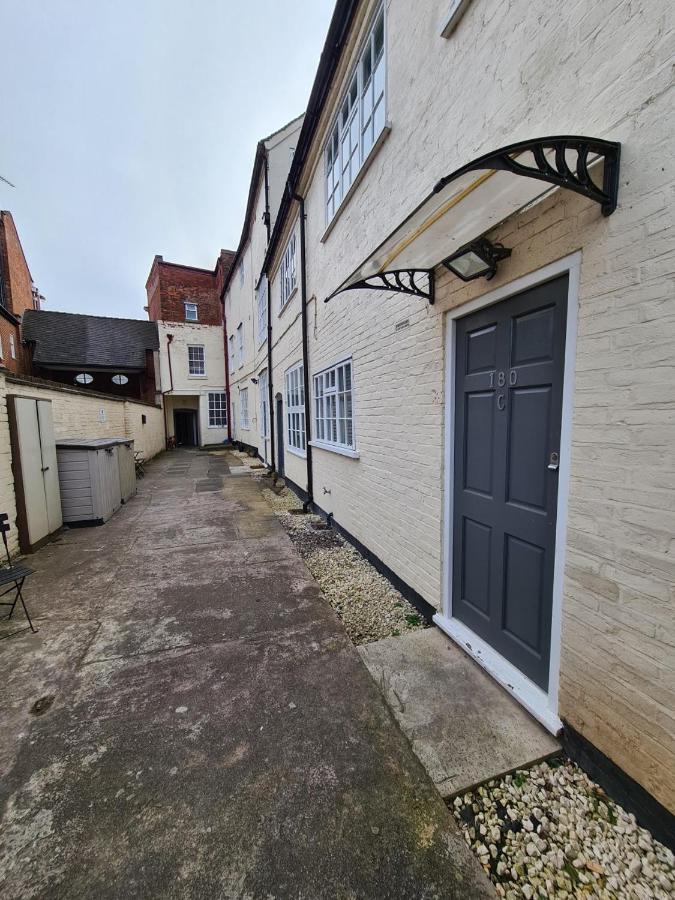 Coopers, Ground Floor Apartment With 2 Bedrooms And 2 Bathrooms Within A Georgian Listed Building Burton-upon-Trent Eksteriør bilde