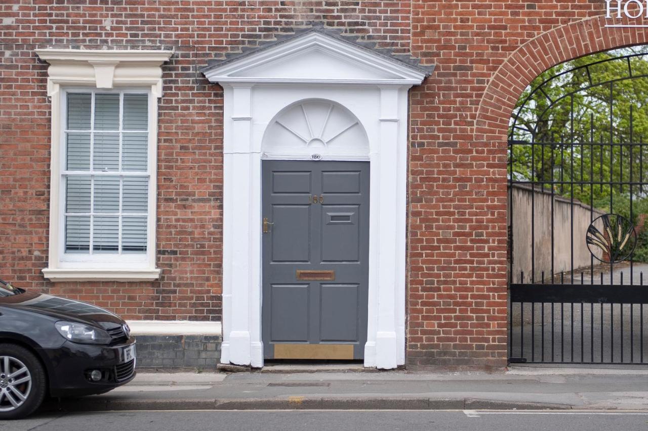 Coopers, Ground Floor Apartment With 2 Bedrooms And 2 Bathrooms Within A Georgian Listed Building Burton-upon-Trent Eksteriør bilde
